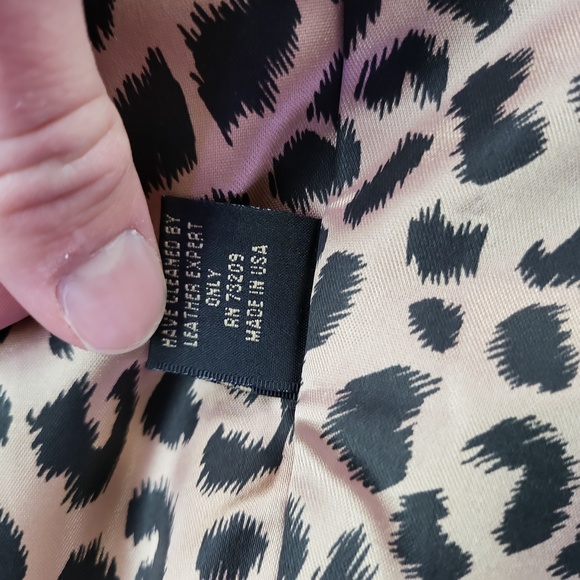 St. John large womens leather jacket. - Picture 4 of 8